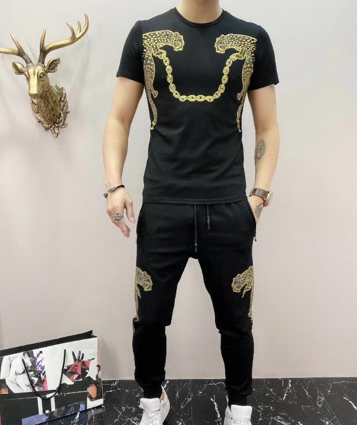 Men's Tracksuits Printing Drilling Short Sleeve Suit Tiger Top Two-piece Set Round Neck Slim Fit Tracksuit, Black
Men's Tracksuits Printing Drilling Short Sleeve Suit Tiger Top Two-piece Set Round Neck Slim Fit Tracksuit, Black