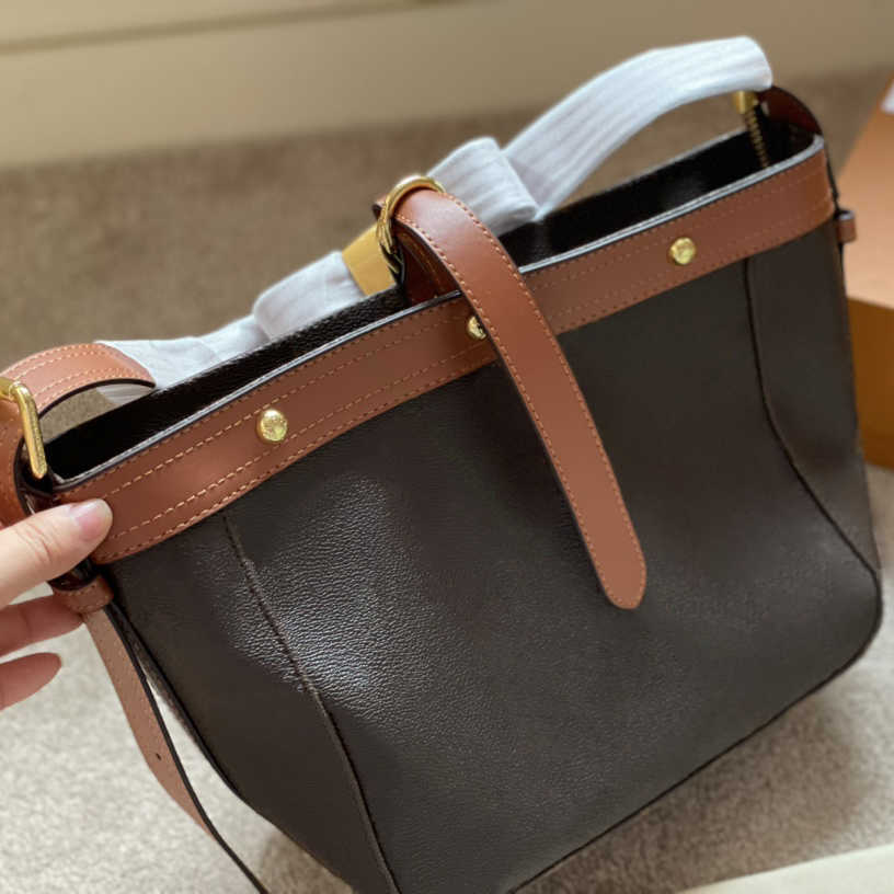 Fashion lady shopping bags shoulder cross body women Top quality bucket handbags zipper luxury designer wallets Interior Zipper Pocket, Color q
Fashion lady shopping bags shoulder cross body women Top quality bucket handbags zipper luxury designer wallets Interior Zipper Pocket, Color q