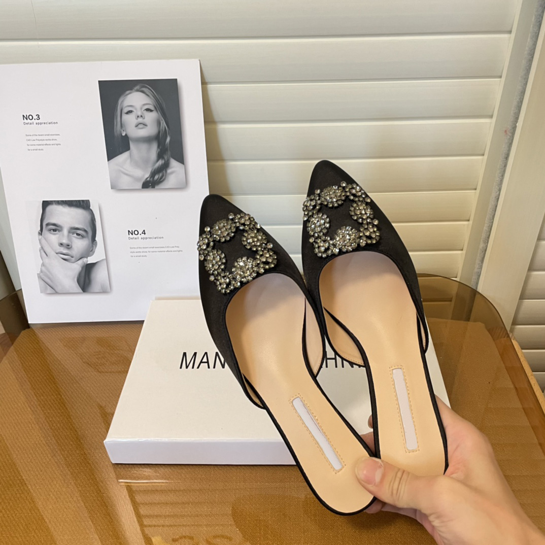 WITH BOX Manolos Rhinestone Hangisi Slippers Blahniks Silk Satin Slides Women pump shoes Slip On Jewel Buckle Mules Pointed Toe Flats Low He, Fill postage
WITH BOX Manolos Rhinestone Hangisi Slippers Blahniks Silk Satin Slides Women pump shoes Slip On Jewel Buckle Mules Pointed Toe Flats Low He, Fill postage