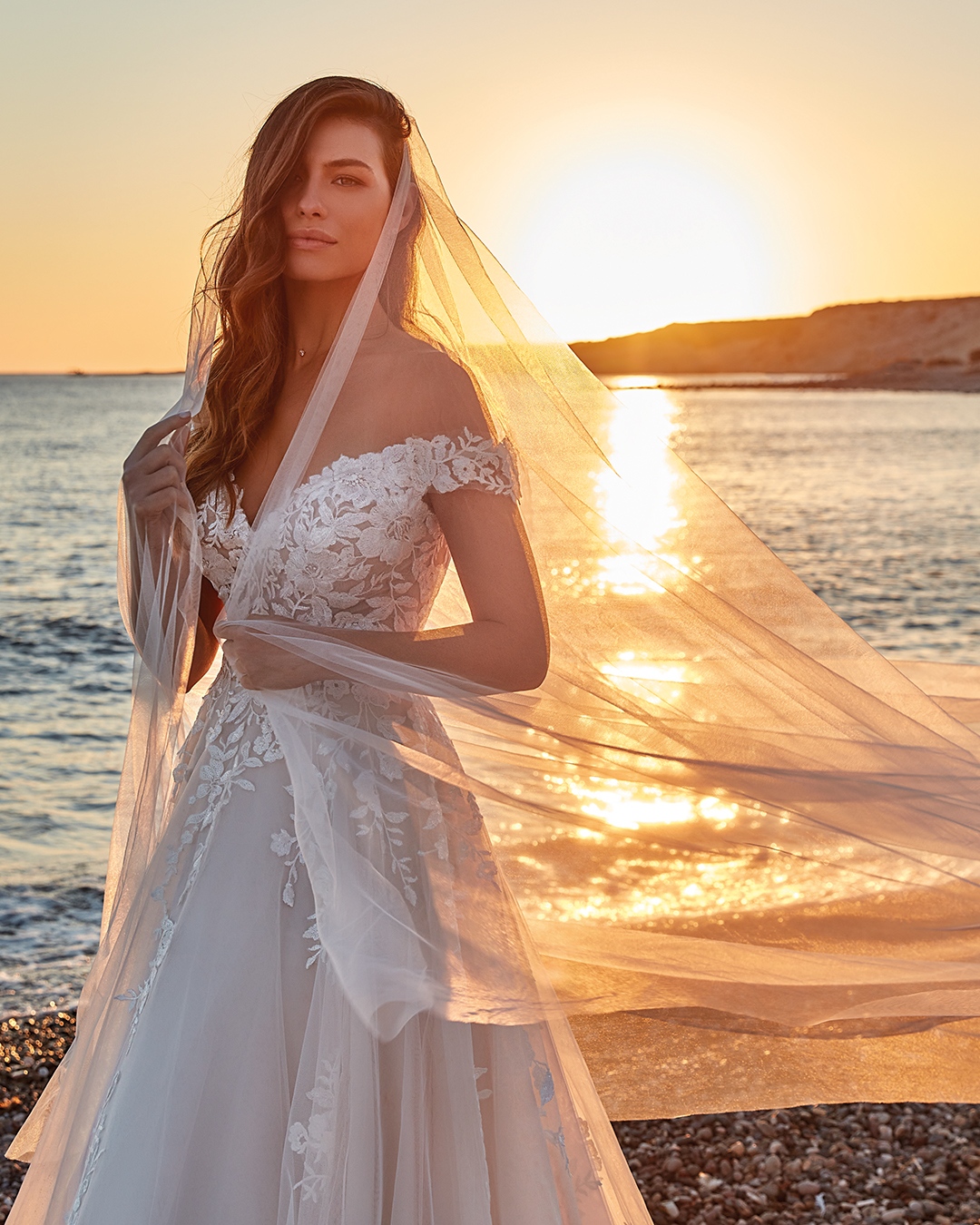 Eddy K Wedding Dress Off The Shoulder Lace Appliqued Garden Beach A Line Bridal Gown Boho Sweep Train Robe de mariee