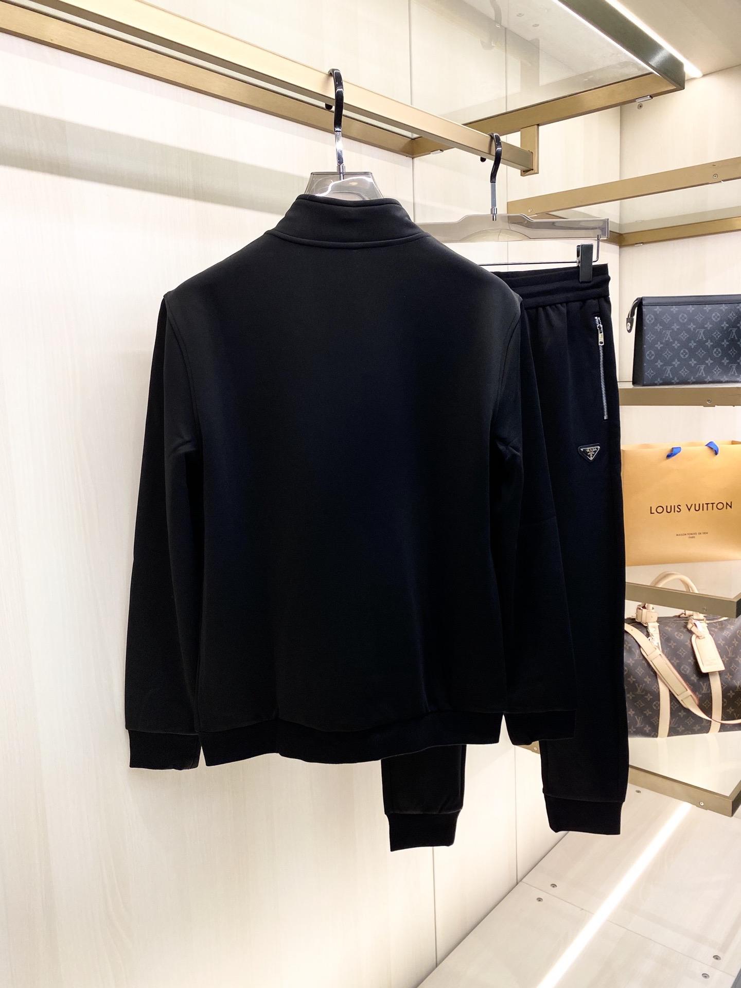 Mens Designer Summer luxury Tracksuit High Quality Printed Mens Solid Sweaerst Casual Tracksuits Long Sleeves Suits, Black
Mens Designer Summer luxury Tracksuit High Quality Printed Mens Solid Sweaerst Casual Tracksuits Long Sleeves Suits, Black