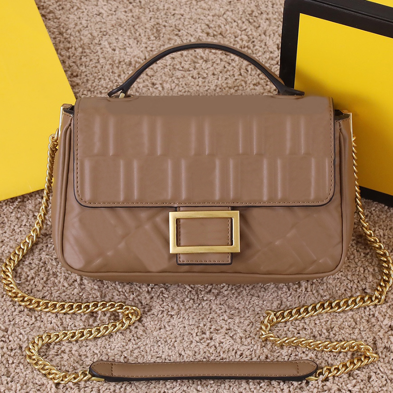 cluth Baguette bag women crossbody shoulder bags Sheepskin leather Embossed letter Gold hardware high quality flap handbags purse plain wallets two size, 19*4*11cm
cluth Baguette bag women crossbody shoulder bags Sheepskin leather Embossed letter Gold hardware high quality flap handbags purse plain wallets two size, 19*4*11cm