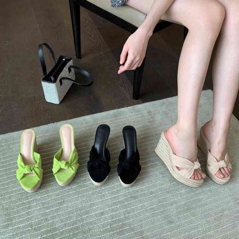 2022 Summer Slope Heel Sandals Woven Hemp Rope Suede Solid Color Belt Splicing Slippers for Women, Black
2022 Summer Slope Heel Sandals Woven Hemp Rope Suede Solid Color Belt Splicing Slippers for Women, Black