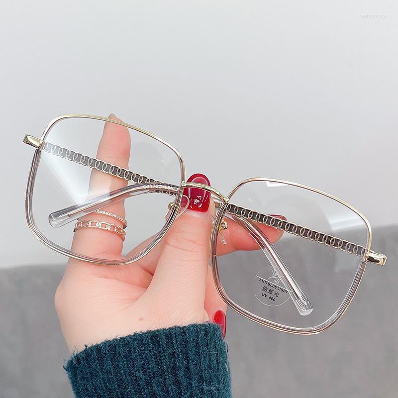 Sunglasses Men's And Women's Square Metal Flat Mirror Ring Decorative Glasses Frame Personality Large Thin Anti-blue Light GlassesSu
Sunglasses Men's And Women's Square Metal Flat Mirror Ring Decorative Glasses Frame Personality Large Thin Anti-blue Light GlassesSu