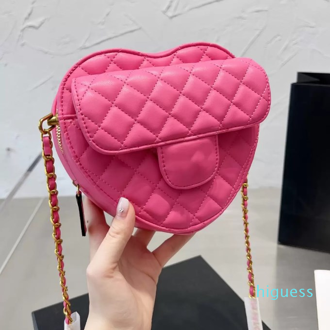 22Ss Heart Love French Designer Bag Quilted Lambskin Classic Check Gold Metal Chain Crossbody Shoulder Bags Sacoche Luxury Ladies Girls Mini Cosmetic Case 16CM