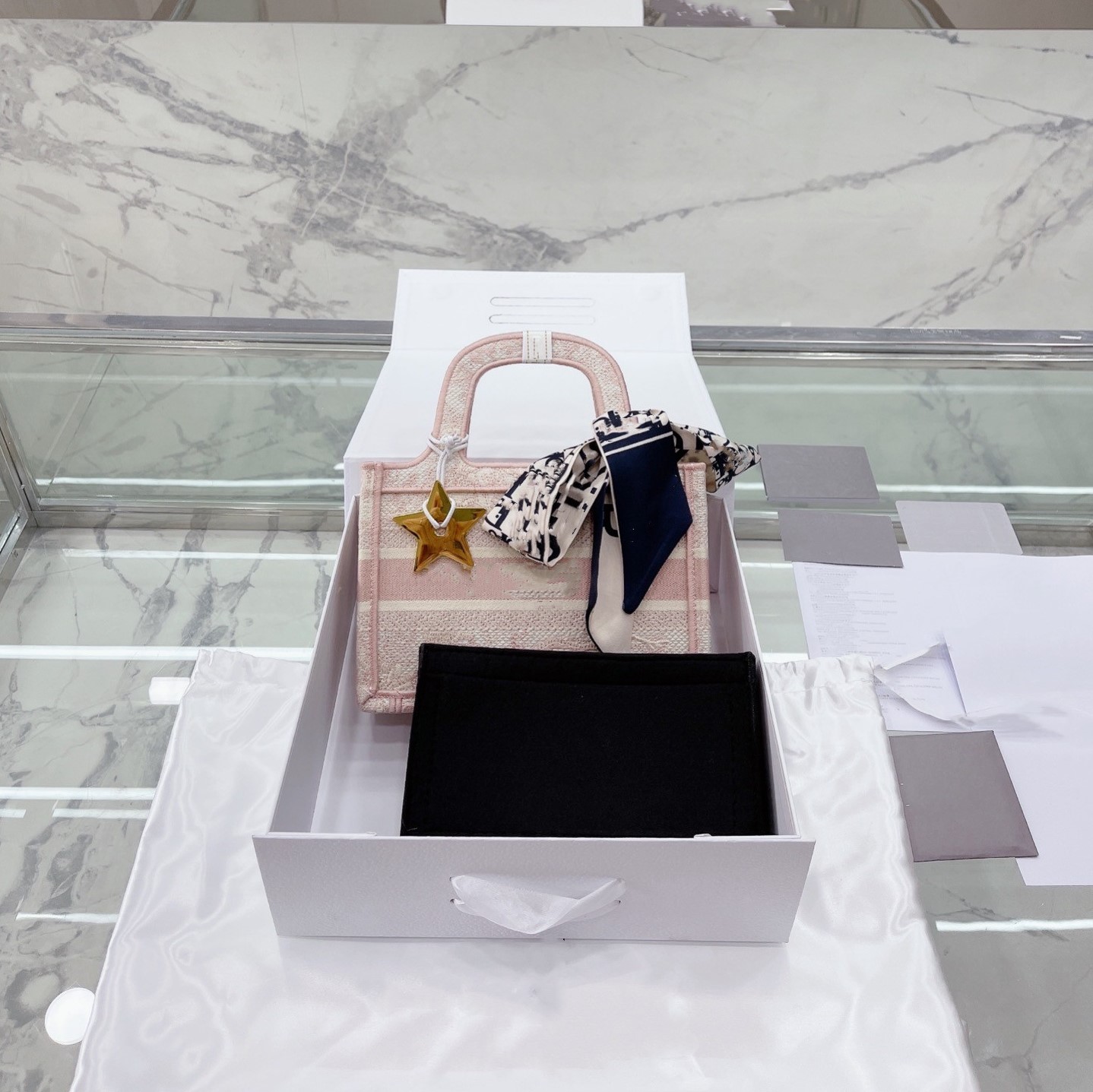 mini tote bag classic embroidered textured women's bag, Pink
mini tote bag classic embroidered textured women's bag, Pink