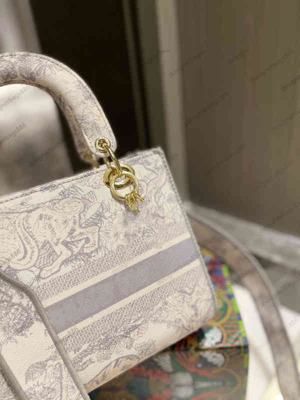 Evening Bag Lady D Lite Bag Handbag Crossbody Embroidered Tiger Pattern Women Shoulder Bags Fashion Designer Classic Letter High Q292q
Evening Bag Lady D Lite Bag Handbag Crossbody Embroidered Tiger Pattern Women Shoulder Bags Fashion Designer Classic Letter High Q292q