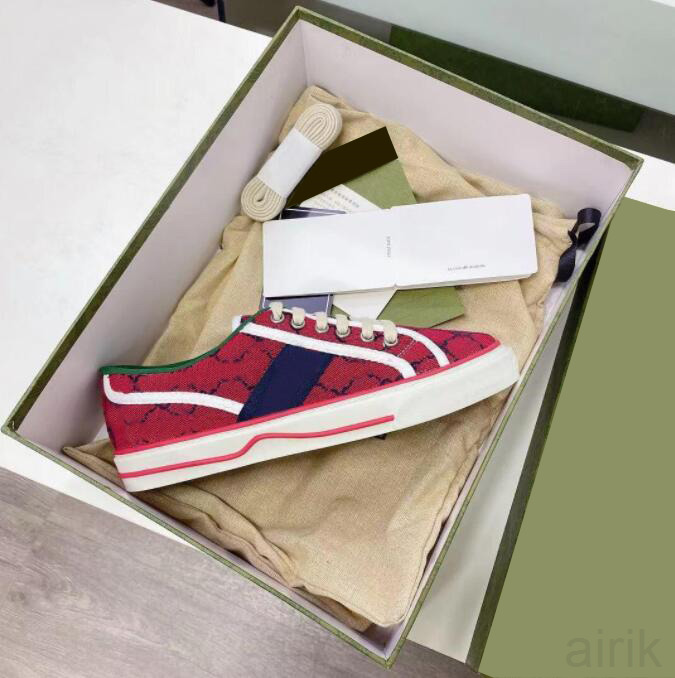 Man Women Casual shoes Travel Embroidered Vintage lace-up sneaker canvas fashion lady designer Running Trainers Letters woman shoe Flat, #8
Man Women Casual shoes Travel Embroidered Vintage lace-up sneaker canvas fashion lady designer Running Trainers Letters woman shoe Flat, #8