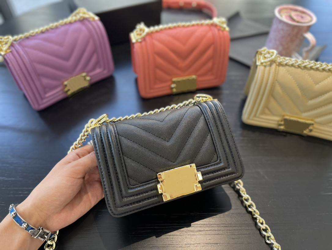 5A Luxury designers mini cute Chevran line caviar Crossbody bag quilted flap officials initially imported original leather hardware shoulder, Box
5A Luxury designers mini cute Chevran line caviar Crossbody bag quilted flap officials initially imported original leather hardware shoulder, Box