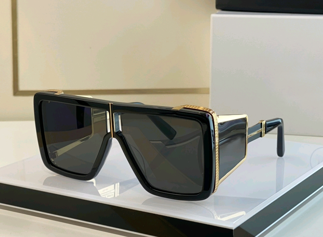 Gold Black Grey Oversize Sunglasses Rectangle men Women Fashion Summer Sun glasses shades occhiali da sole Sonnenbrille
Gold Black Grey Oversize Sunglasses Rectangle men Women Fashion Summer Sun glasses shades occhiali da sole Sonnenbrille