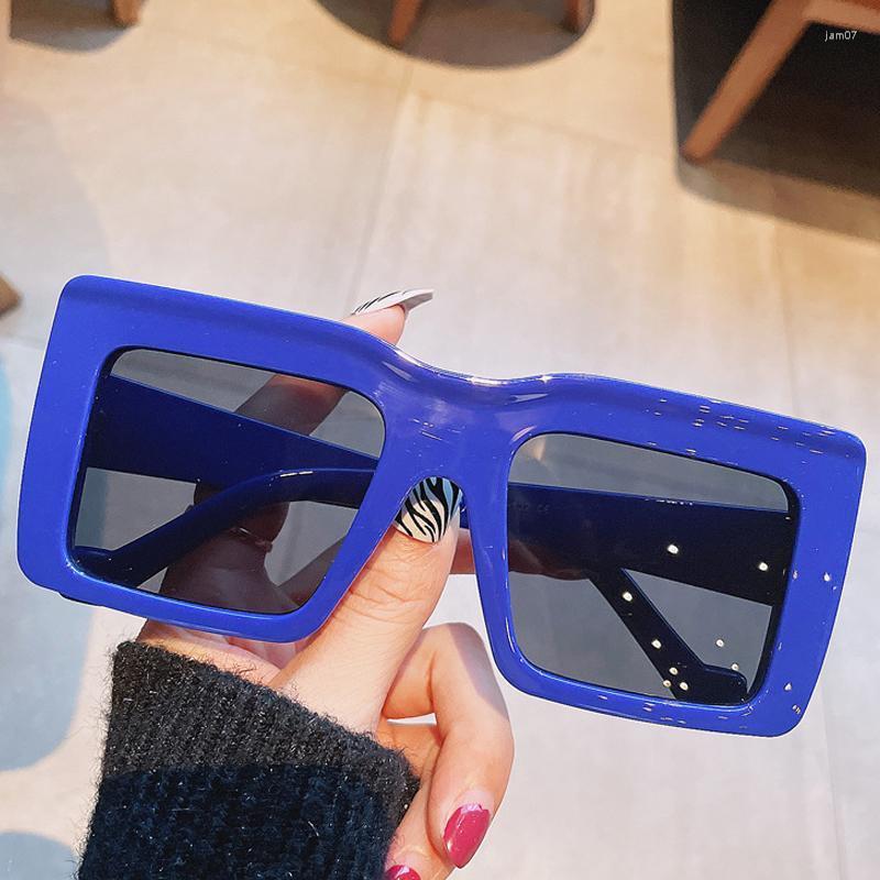 Sunglasses One Piece Oversized Flat For Women Fashion Blue Gray Gradient Sun Glasses Men Retro Square Uv400 Eyewear BlackSunglasses
Sunglasses One Piece Oversized Flat For Women Fashion Blue Gray Gradient Sun Glasses Men Retro Square Uv400 Eyewear BlackSunglasses