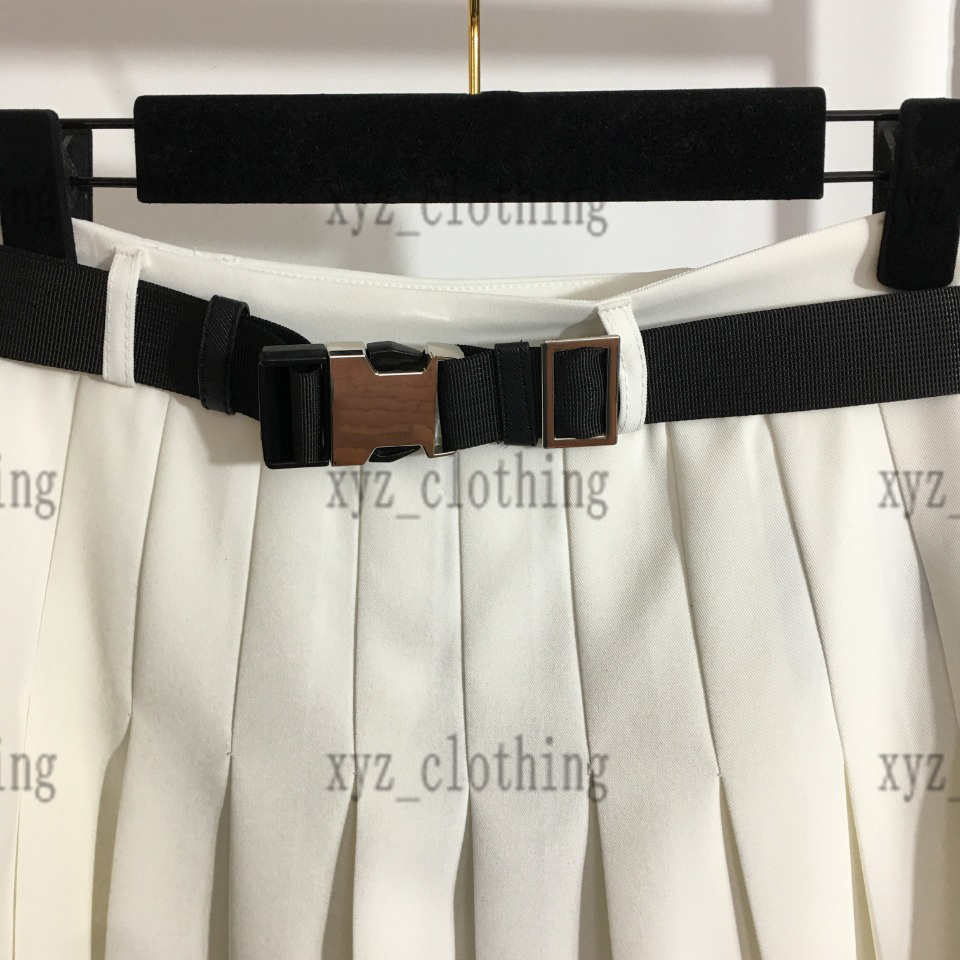 2022 newly womens white dresses Safety buckle belt high waist pleated short skirt brand designer ladies sports short-dress tennis skirt high-end inner safe pants, 1#
2022 newly womens white dresses Safety buckle belt high waist pleated short skirt brand designer ladies sports short-dress tennis skirt high-end inner safe pants, 1#