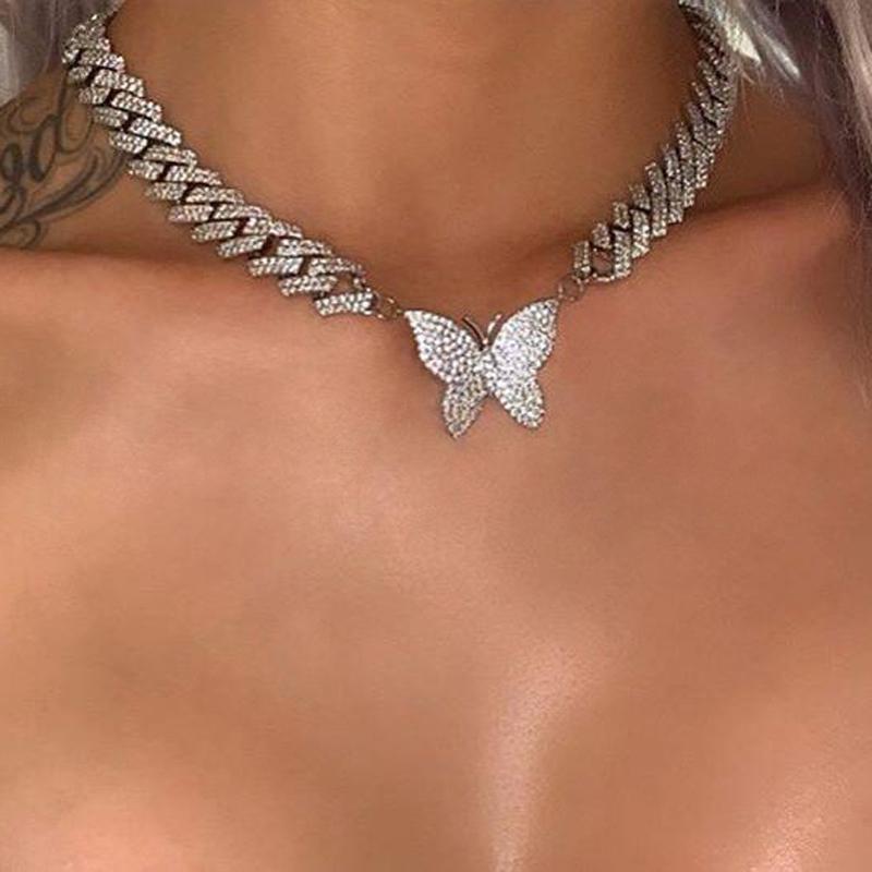 Chains High Quality Hip Hop Bling 12mm Miami Cuban Link Chain 5A Cubic Zirconia Butterfly Charm Choker Necklace Women Iced Out JewelryChains
Chains High Quality Hip Hop Bling 12mm Miami Cuban Link Chain 5A Cubic Zirconia Butterfly Charm Choker Necklace Women Iced Out JewelryChains