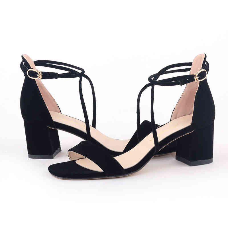 Dress Shoes Pumps Women Designer Korean Open Toe Versatile Thick Heeled Sandals Casual One Line Flannelette New Fashion High Heels 220610, 6050-1 red flannel
Dress Shoes Pumps Women Designer Korean Open Toe Versatile Thick Heeled Sandals Casual One Line Flannelette New Fashion High Heels 220610, 6050-1 red flannel