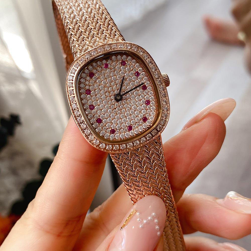 Classic Ladies Fashion Watch Quartz Movement Silver Strap Diamond Dial Unique Vintage Style Watches Gift For Women 29.6 26.6mm Orologio di lusso, Color 1
Classic Ladies Fashion Watch Quartz Movement Silver Strap Diamond Dial Unique Vintage Style Watches Gift For Women 29.6 26.6mm Orologio di lusso, Color 1