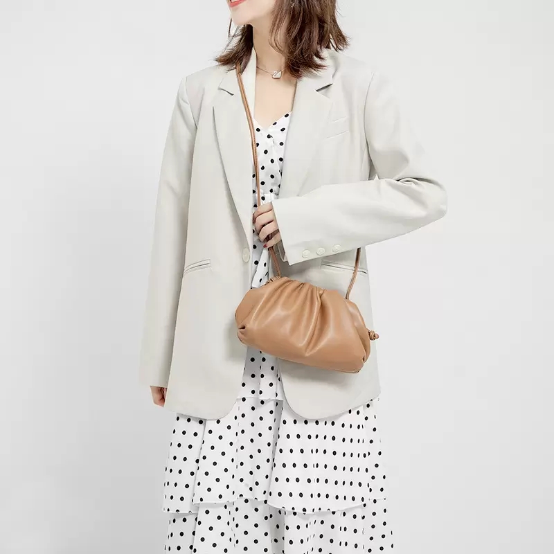 26cm Big Leather Pouch dbag Women Soft High Quality Bag Fashion Luxury Bag Lady Large Ruched Cloud Shoulder
26cm Big Leather Pouch dbag Women Soft High Quality Bag Fashion Luxury Bag Lady Large Ruched Cloud Shoulder
