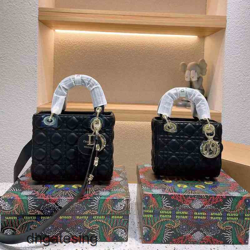 Fashion Designer Small Lady Bag Christan Ladies Leather Bags Women's Handbag Single Shoulder Diagonal Cross High-grade Feeling Geling Chain Q7pf, Black 
Fashion Designer Small Lady Bag Christan Ladies Leather Bags Women's Handbag Single Shoulder Diagonal Cross High-grade Feeling Geling Chain Q7pf, Black