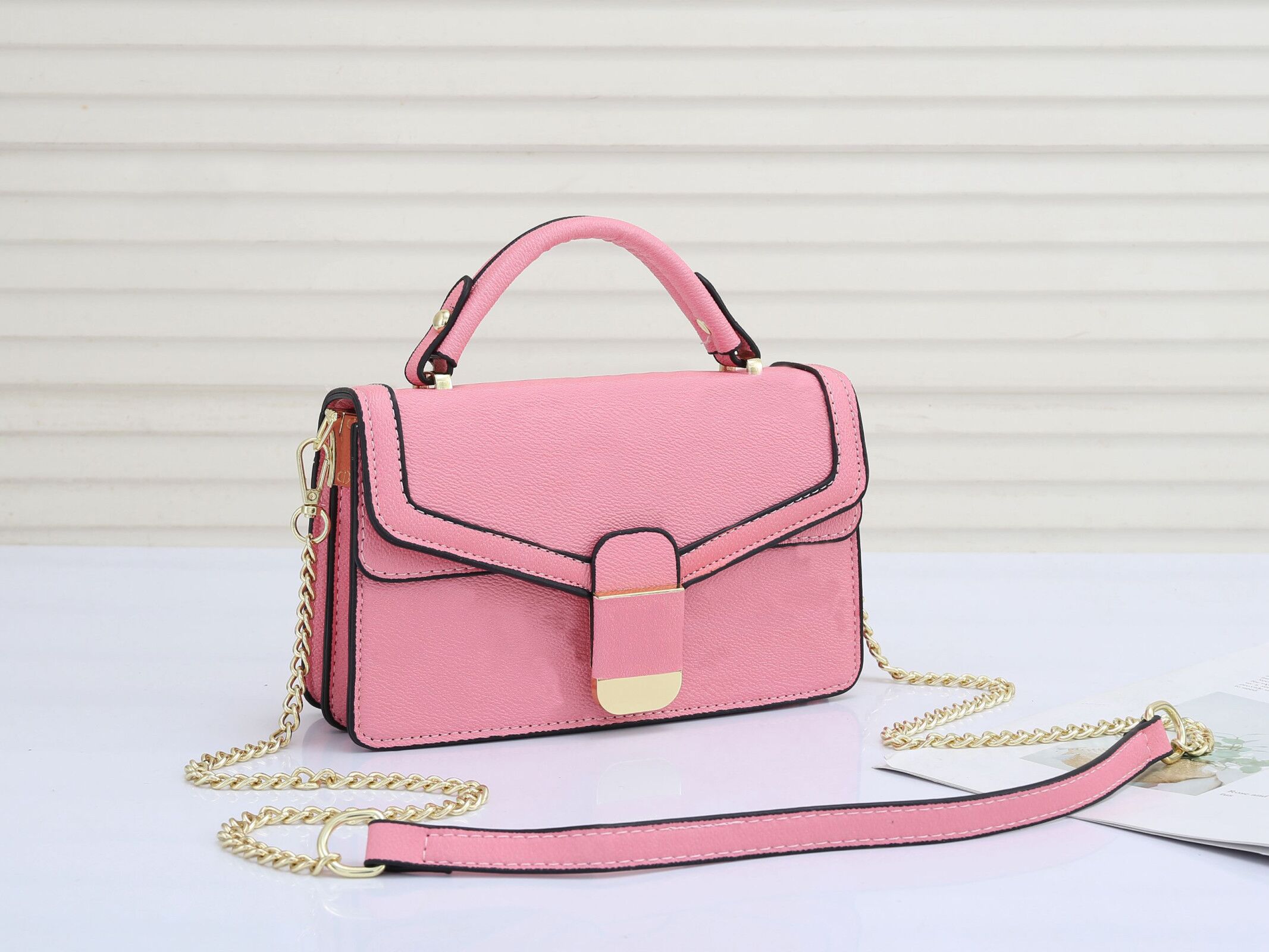 Hh Woman Luxurys Me… - image