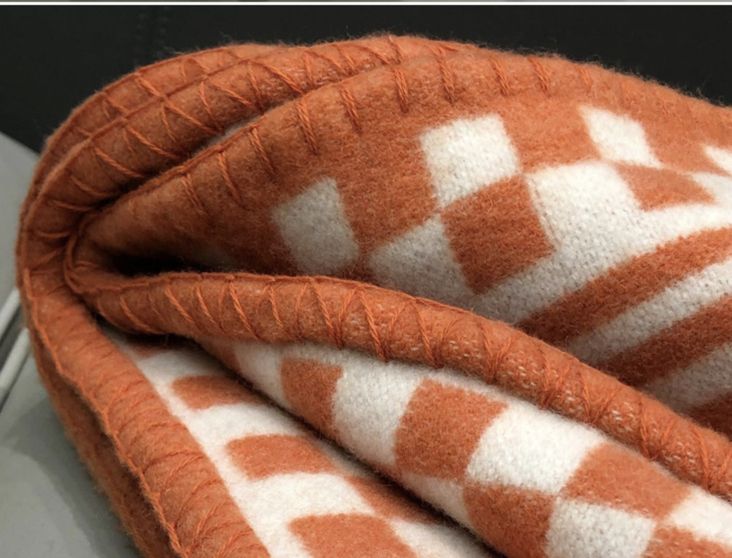 TOP QUAILTY NEW Orange Horse Blanket And Cushion Thick Home Sofa Blankets Big Size
TOP QUAILTY NEW Orange Horse Blanket And Cushion Thick Home Sofa Blankets Big Size
