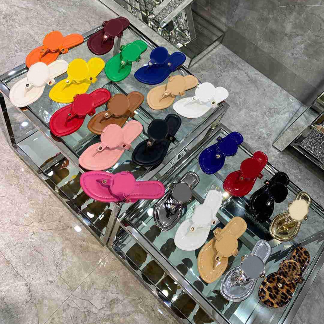 women Brand TB slippers fashion patent leather colorful Flip Flops luxury designer breathable sandals flat shoes outdoor casual shoes summer beach 35-42
women Brand TB slippers fashion patent leather colorful Flip Flops luxury designer breathable sandals flat shoes outdoor casual shoes summer beach 35-42