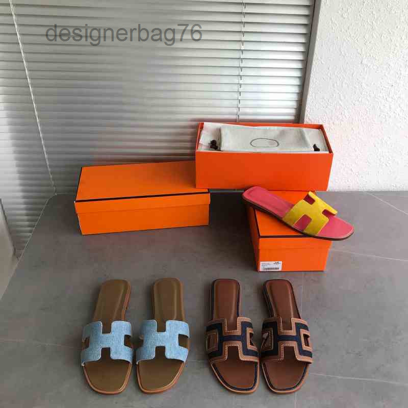 Sandals Designer Herme Oran Slippers women ladies Luxury slippers shoes Class h Family Women's Summer 2022 Versatile Sheepskin Line Color, Denim light blue
Sandals Designer Herme Oran Slippers women ladies Luxury slippers shoes Class h Family Women's Summer 2022 Versatile Sheepskin Line Color, Denim light blue