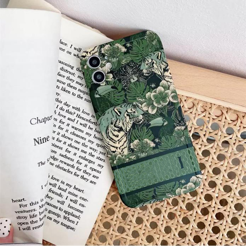 Luxury Designer Phone Cases For IPhone 11 12 13 Pro Max 7 8 Plus Classic Fashion Brand Shockproof Phones Cases G2206163Z, G-1
Luxury Designer Phone Cases For IPhone 11 12 13 Pro Max 7 8 Plus Classic Fashion Brand Shockproof Phones Cases G2206163Z, G-1