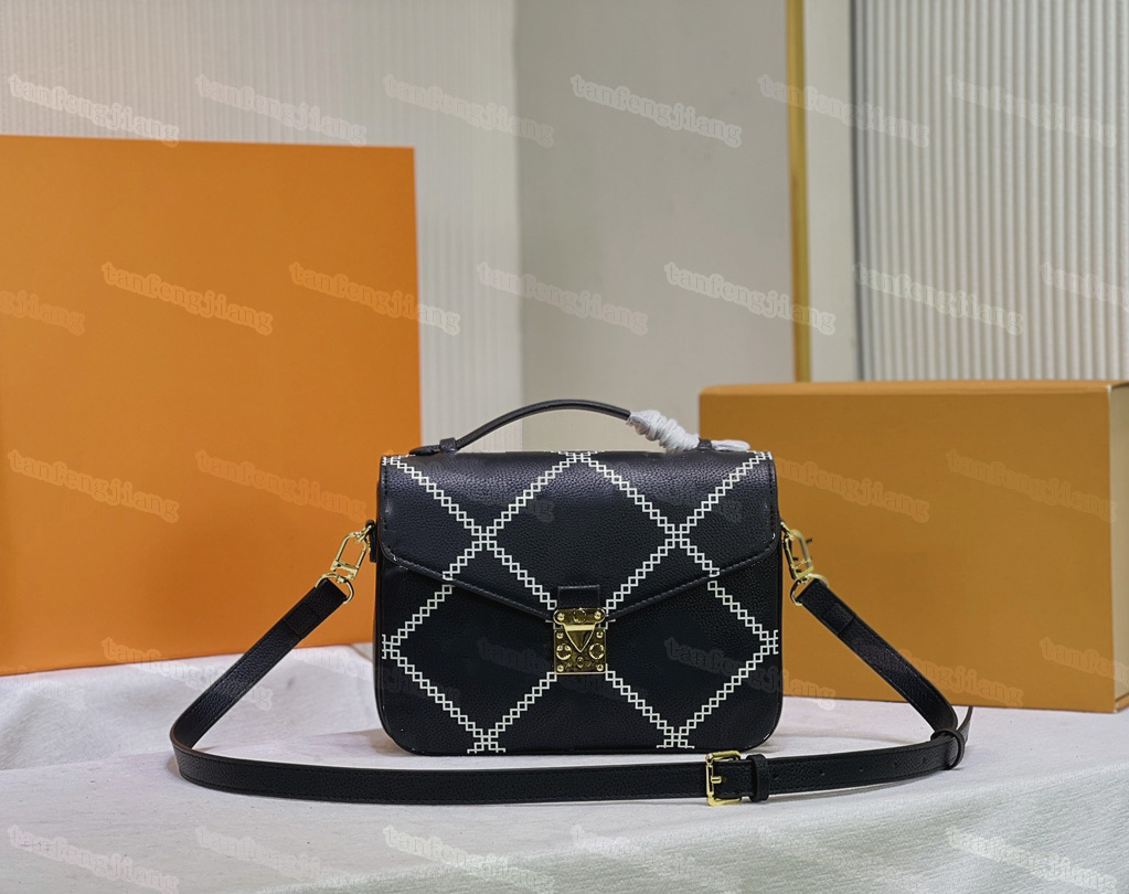 Designer top quality Wallets men and women handbags leather canvas luxury single shoulder classic fashion size 25-19-7cm
Designer top quality Wallets men and women handbags leather canvas luxury single shoulder classic fashion size 25-19-7cm