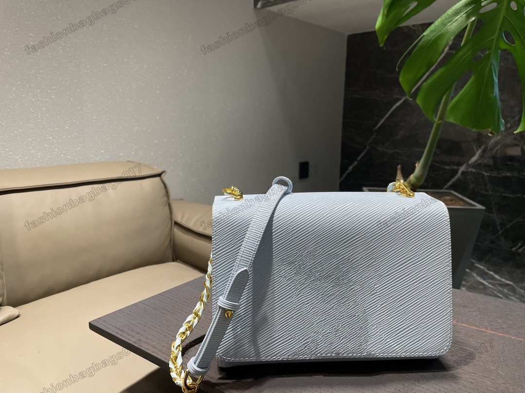 TWIST MM Chain Bag M50282 Epi Grained Leather Iconic Signature Twist Lock Designer Flap Bags Luxurys Cross Body
TWIST MM Chain Bag M50282 Epi Grained Leather Iconic Signature Twist Lock Designer Flap Bags Luxurys Cross Body