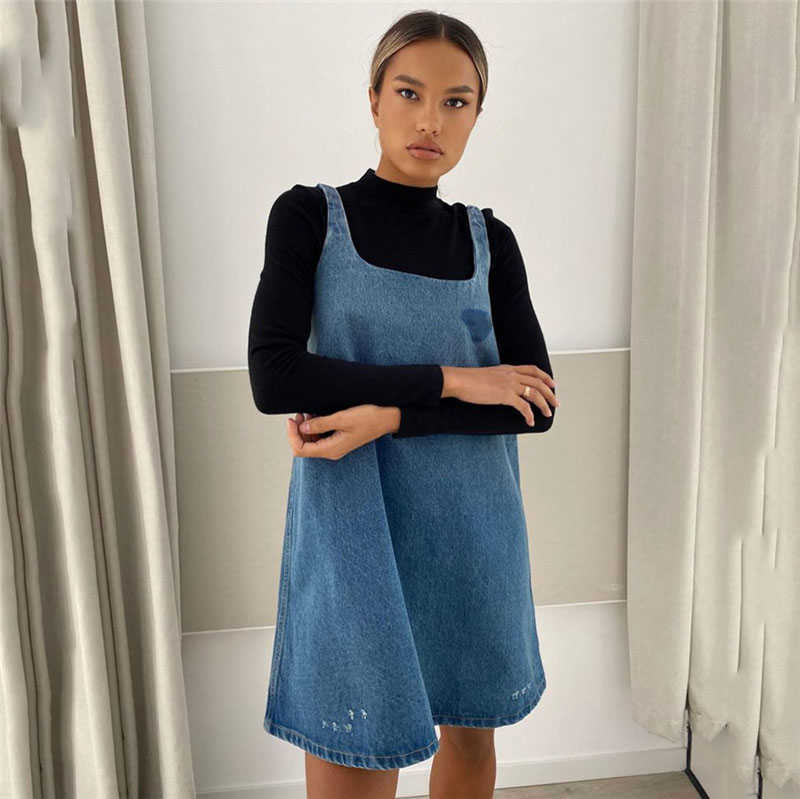 Dresses Metal Badge Denim Womens Suspender Skirt Fashion Casual Lady Party Dress, Light blue
Dresses Metal Badge Denim Womens Suspender Skirt Fashion Casual Lady Party Dress, Light blue