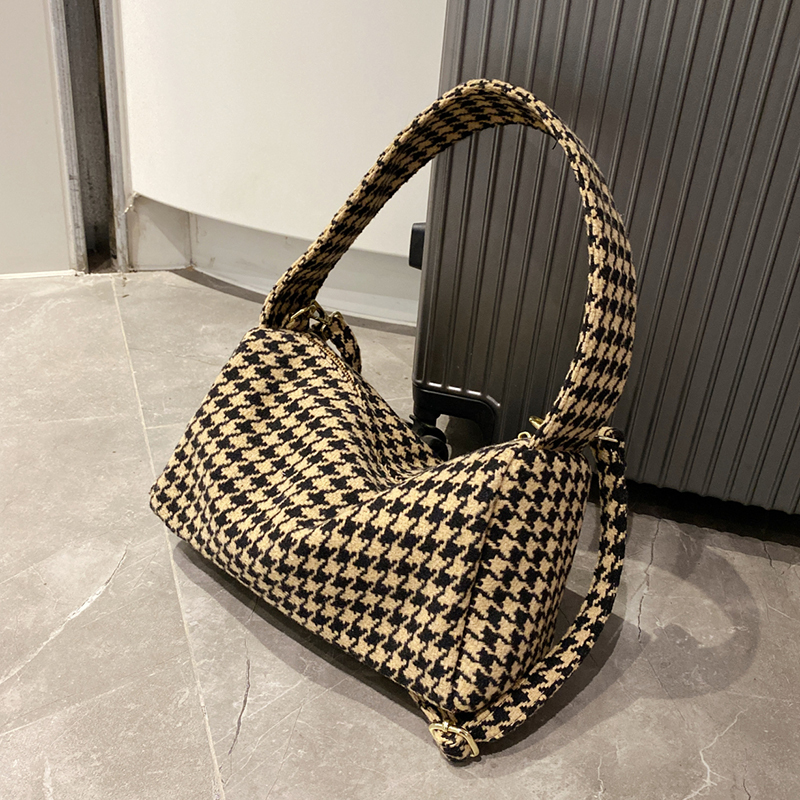 Houndstooth Soft Woolen Cloth Small Underarm Crossbody Shoulder Bags with Short Handle for Women Winter Luxury Handbags 220616, Yellow
Houndstooth Soft Woolen Cloth Small Underarm Crossbody Shoulder Bags with Short Handle for Women Winter Luxury Handbags 220616, Yellow