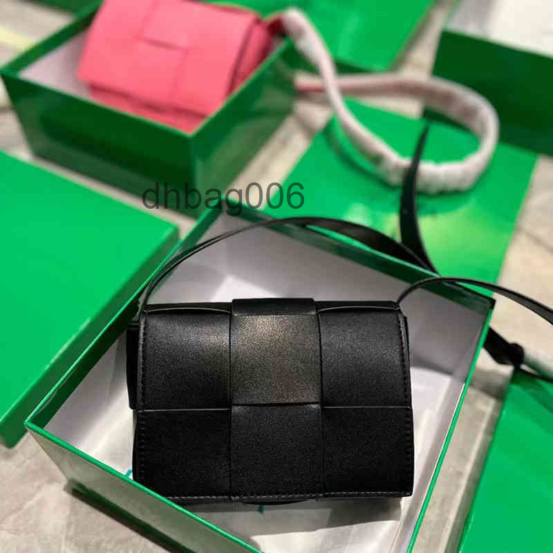 Bag Bottegasvenetas Bottegas Bags Designer 2022 Women Handbag Woven Leather Single Shoulder Mini Small Sheepskin 1 LIOM, Kiwi green mini (size 16.5 * 12cm)
Bag Bottegasvenetas Bottegas Bags Designer 2022 Women Handbag Woven Leather Single Shoulder Mini Small Sheepskin 1 LIOM, Kiwi green mini (size 16.5 * 12cm)
