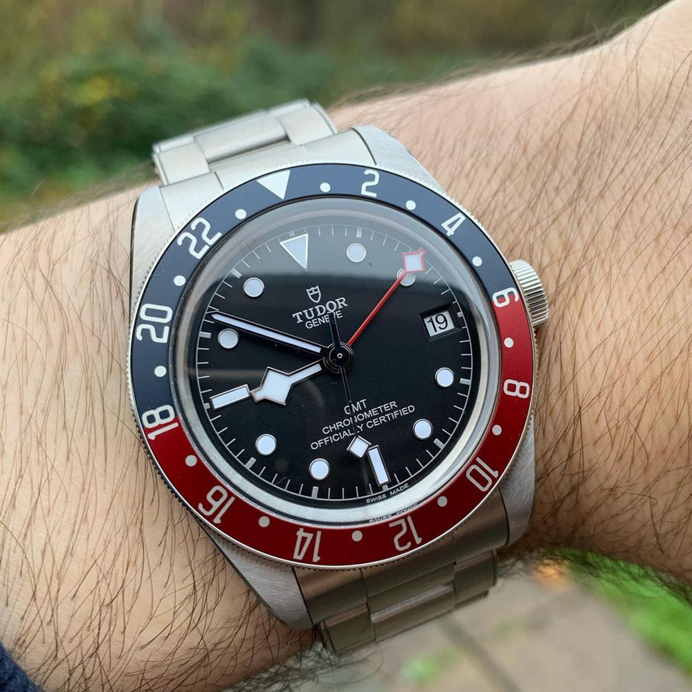 AAA 3A Top Quality Tudors Brand 41mm Gmt Men Watches Band Automatic Menchanical Movement Stainless Steel Sapphire Glass With Gift Box 06, Sliver blue-red
AAA 3A Top Quality Tudors Brand 41mm Gmt Men Watches Band Automatic Menchanical Movement Stainless Steel Sapphire Glass With Gift Box 06, Sliver blue-red