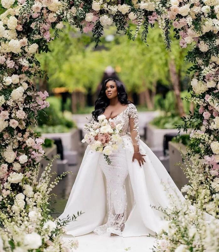 Sexy Plus Size Illusion Mermaid Wedding Dress With Detachable Train V Neck Applique Crystal Full Sleeve Saudi Arabic Bridal Gown