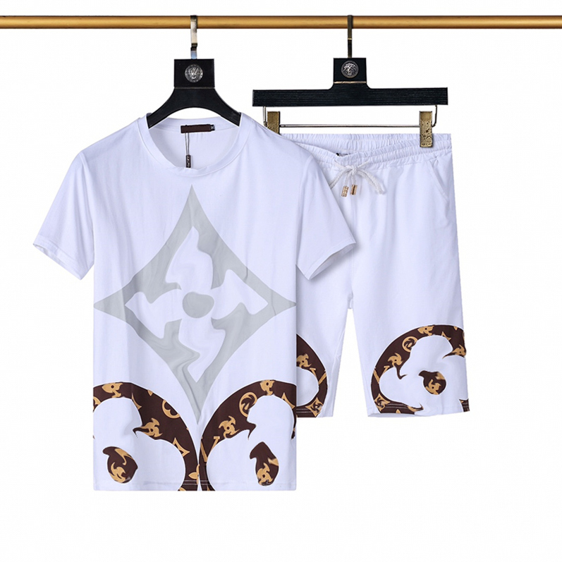2022 summer designers fashion sport men tracksuits t shirtspants running shorts sets clothes sports joggers training gym fitness suits V369
2022 summer designers fashion sport men tracksuits t shirtspants running shorts sets clothes sports joggers training gym fitness suits V369
