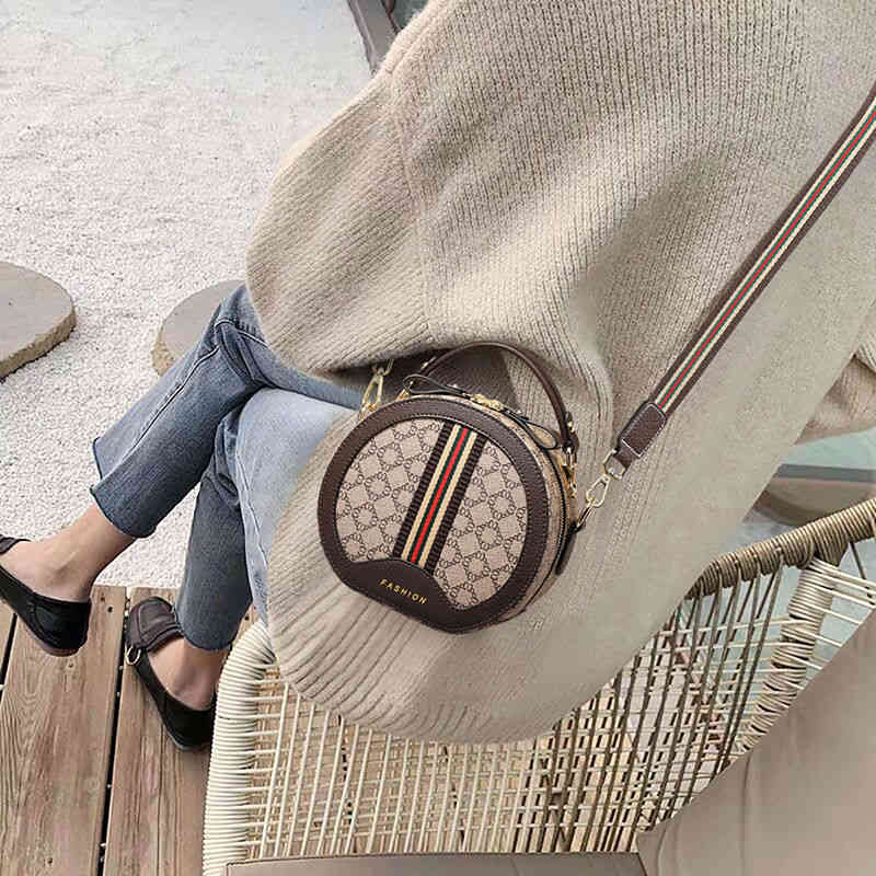 Purses Outlet female 2022 new handbag flower broadband sling one Shoulder Messenger Bag versatile small round bag, Brown b
Purses Outlet female 2022 new handbag flower broadband sling one Shoulder Messenger Bag versatile small round bag, Brown b
