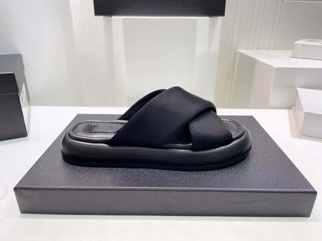 2022Summer new honey cross strap bread sandals beach sandals designer Cloth Sandal Good quality slide sandalss, Black
2022Summer new honey cross strap bread sandals beach sandals designer Cloth Sandal Good quality slide sandalss, Black