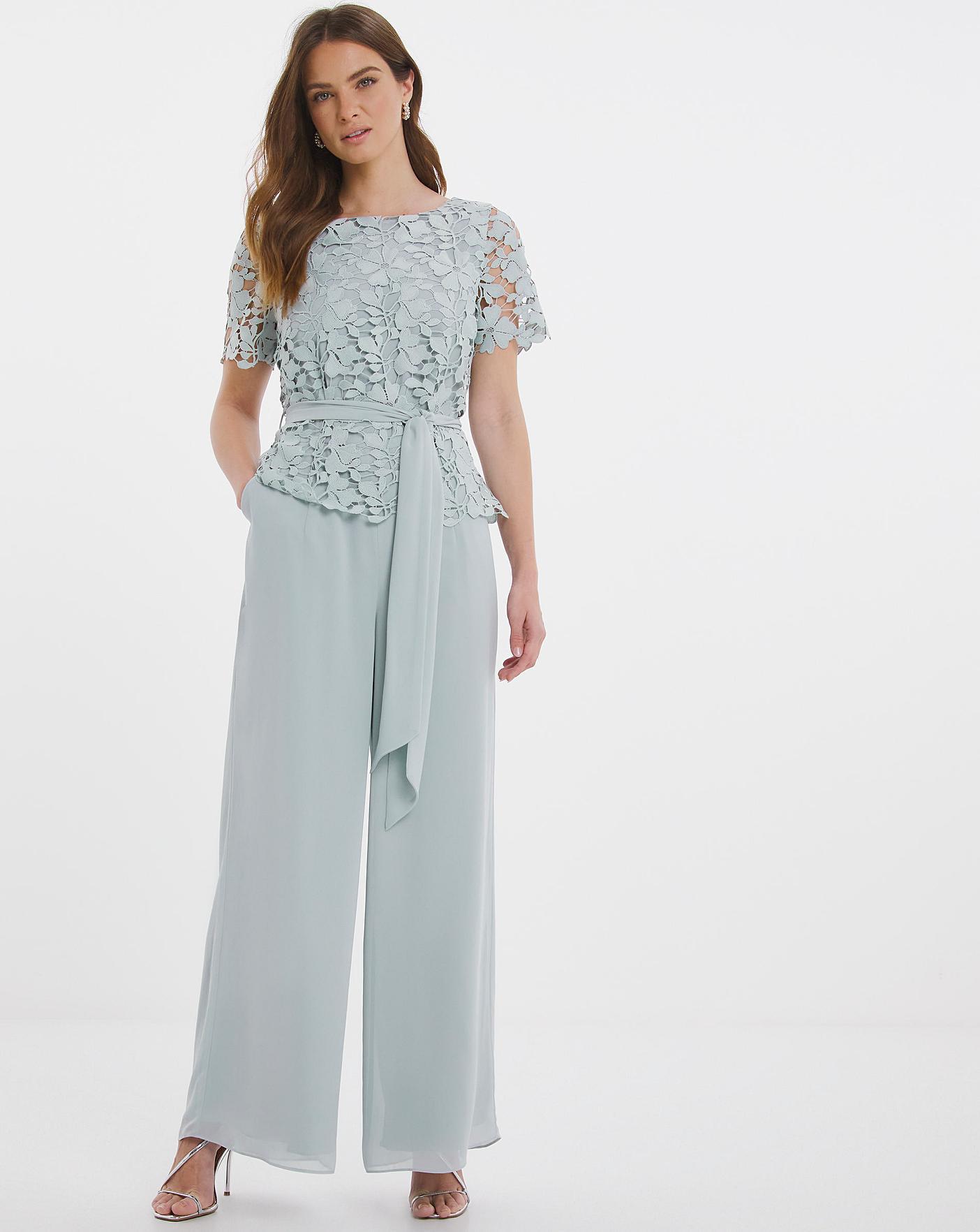2022 Newest Jumpsuits Mother of the Bride Dresses Lace Short Sleeves Wedding Party Gowns Long Pant Suits Women Wear Special Banquet
2022 Newest Jumpsuits Mother of the Bride Dresses Lace Short Sleeves Wedding Party Gowns Long Pant Suits Women Wear Special Banquet
