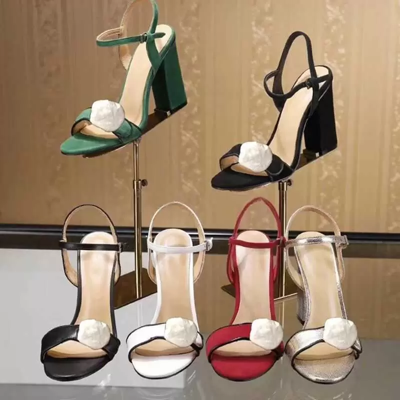 Classic High heeled sandals party 100% leather women Dance shoe designer sexy heels 10cm Suede Lady Metal Belt buckle Thick Heel Woman shoes Large size 35-41-42 With box
Classic High heeled sandals party 100% leather women Dance shoe designer sexy heels 10cm Suede Lady Metal Belt buckle Thick Heel Woman shoes Large size 35-41-42 With box