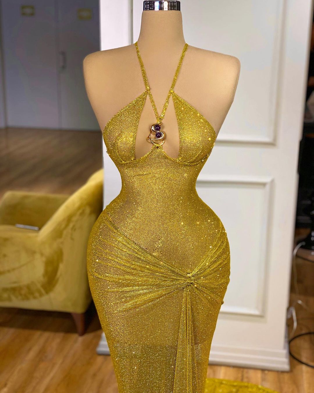 Sexy Yellow Prom Dresses Beads Appliqué Sleeveless Art Deco-inspired Neck Custom Made Formal Dubai Evening Dress Sweep Plus Size Robes De Mariée