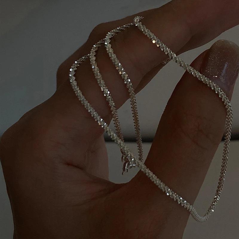 Chokers Silver Color Sparkling Clavicle Chain Choker Necklace Collar For Women Fine Jewelry Wedding Party Birthday GiftChokers
Chokers Silver Color Sparkling Clavicle Chain Choker Necklace Collar For Women Fine Jewelry Wedding Party Birthday GiftChokers