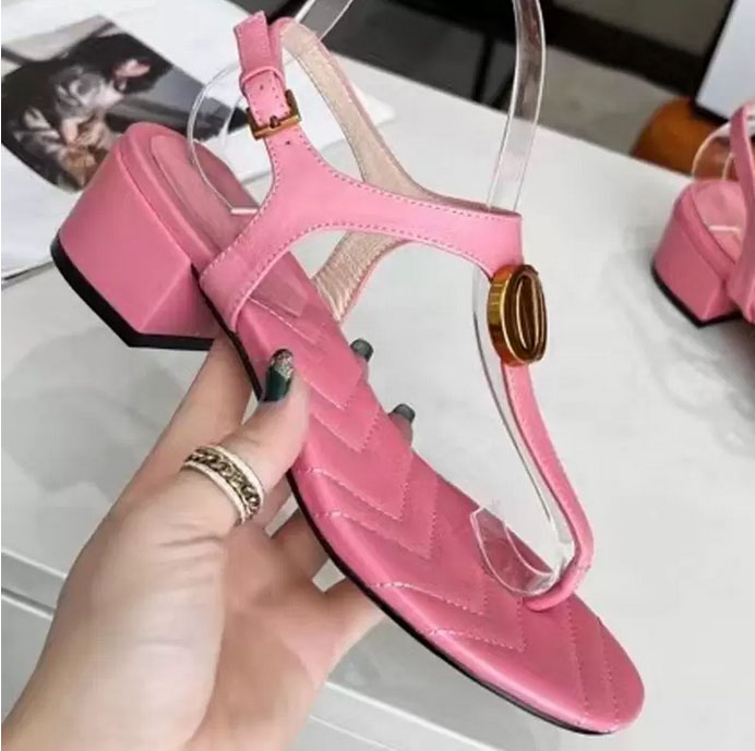Men's women's leather sandals fashion letters metal buckle stripe sewn slippers comfortable heel 4.5cm luxury show party beach shoes delivery box size 35-45
Men's women's leather sandals fashion letters metal buckle stripe sewn slippers comfortable heel 4.5cm luxury show party beach shoes delivery box size 35-45