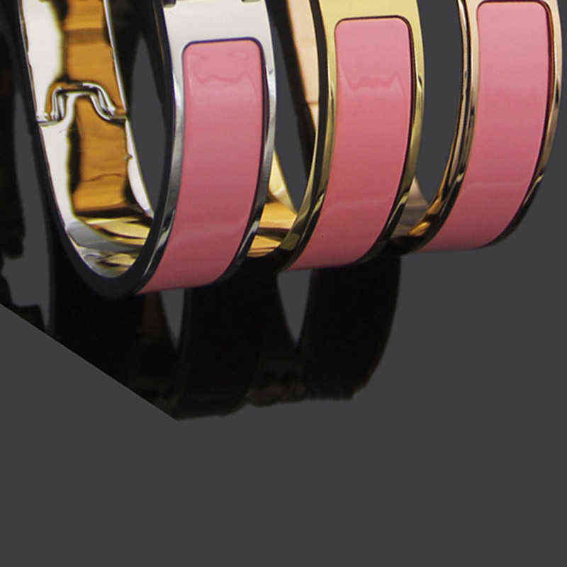 Women's letter buckle Bangle Cuff with Original Velvet bag Rose Gold Silver Bracelets All Stainless steel Love Bracelet Women and Mens
Women's letter buckle Bangle Cuff with Original Velvet bag Rose Gold Silver Bracelets All Stainless steel Love Bracelet Women and Mens