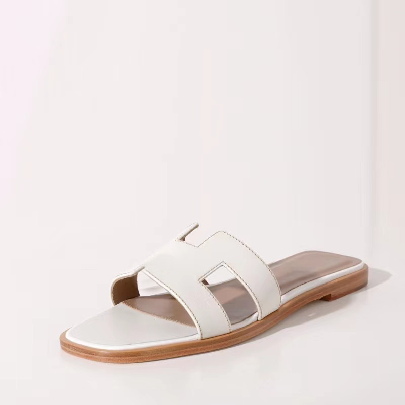 Fashion spring and autumn slippers women's summer comfortable flat non-slip indoor bathroom high quality brass sandals women's casual leather plus size 43 with box., As picture
Fashion spring and autumn slippers women's summer comfortable flat non-slip indoor bathroom high quality brass sandals women's casual leather plus size 43 with box., As picture