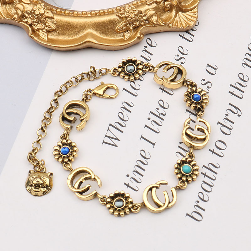 Luxury Design Bangles Brand Letter Bracelet Chain Famous Women 18K Gold Plated Crysatl Rhinestone Pearl Wristband Link Chain Couple Gifts Jewerlry Accessories
Luxury Design Bangles Brand Letter Bracelet Chain Famous Women 18K Gold Plated Crysatl Rhinestone Pearl Wristband Link Chain Couple Gifts Jewerlry Accessories