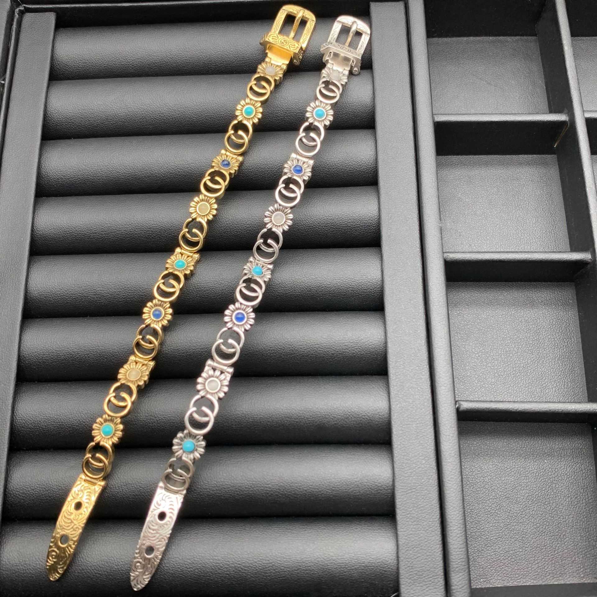 2022 Bracelets Designer new letter Daisy Turquoise fashion watch chain light luxury trend 2022
2022 Bracelets Designer new letter Daisy Turquoise fashion watch chain light luxury trend 2022