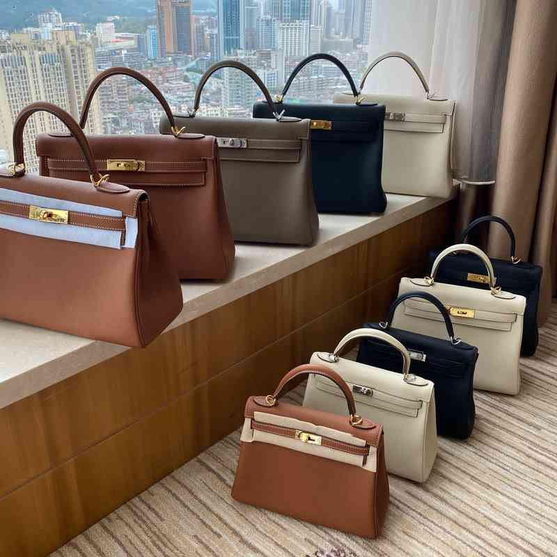 Evening Bags Herme kellies Handbags lychee calfskin 25 28 32 portable Shoulder Messenger Bag versatile buckle leather womens wm, Elephant grey 28 gold and silver remarks
Evening Bags Herme kellies Handbags lychee calfskin 25 28 32 portable Shoulder Messenger Bag versatile buckle leather womens wm, Elephant grey 28 gold and silver remarks