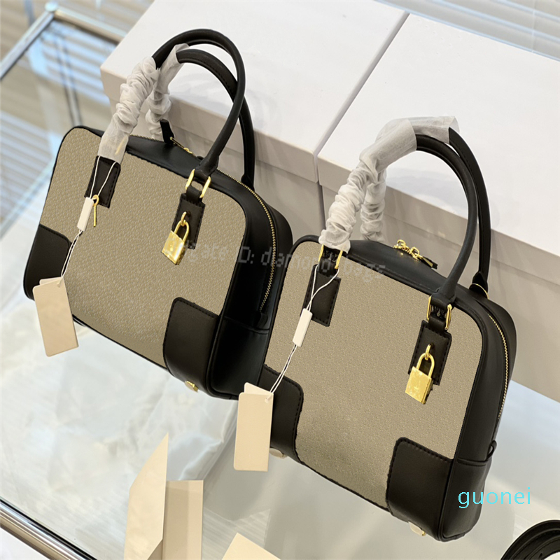 Women Designers Purses Letter wallet handbags Card Holders totes Leather shoulder bags plain Cross body Zipper lady handbag purse Saddle 202, Black
Women Designers Purses Letter wallet handbags Card Holders totes Leather shoulder bags plain Cross body Zipper lady handbag purse Saddle 202, Black
