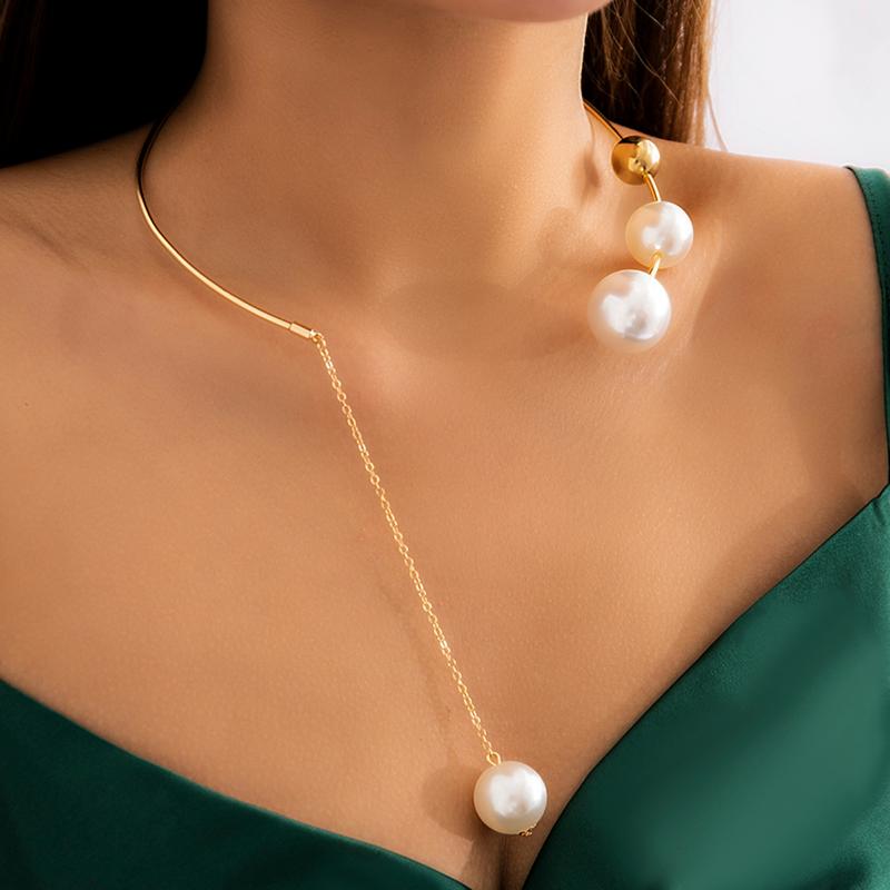 Chokers Vintage Elegant Long Chain Tassel Big Simulated Pearls Pendant Necklace For Women Fashion Banquet Accessories Temperament ChokerChok
Chokers Vintage Elegant Long Chain Tassel Big Simulated Pearls Pendant Necklace For Women Fashion Banquet Accessories Temperament ChokerChok