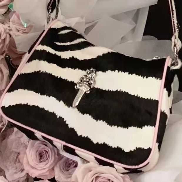 2022 summer new women's bag crosin Yang Mi same zebra pattern Fashion high-grade one shoulder armpit handbag, Black
2022 summer new women's bag crosin Yang Mi same zebra pattern Fashion high-grade one shoulder armpit handbag, Black
