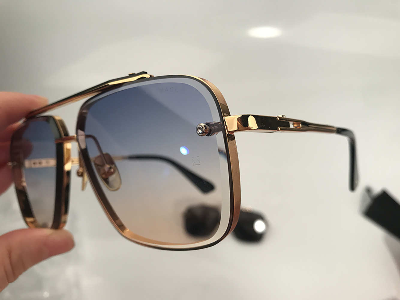 Luxury Designer Sunglasses for Woman Mens High Grade Square Trimmed Metal Mach Six Sunglasses Big Oversized Oval Frame Goggle Driving Beach Eyeglasses Lunettes